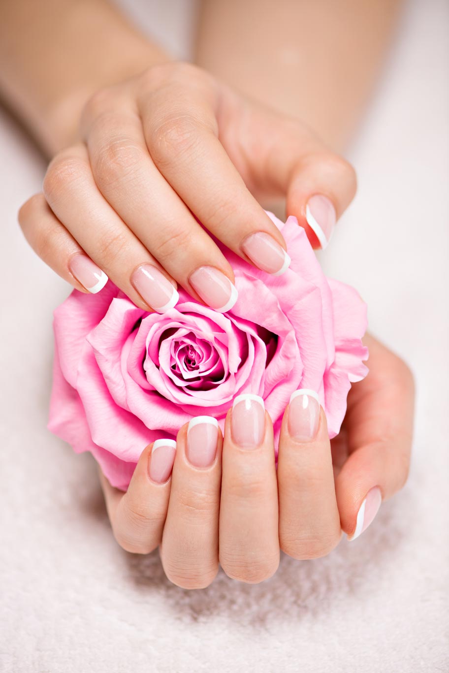 <center>Freach manicure gelish